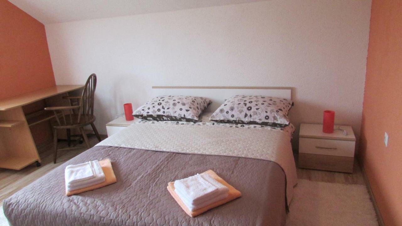 קורניצה Apartman Franjicic מראה חיצוני תמונה