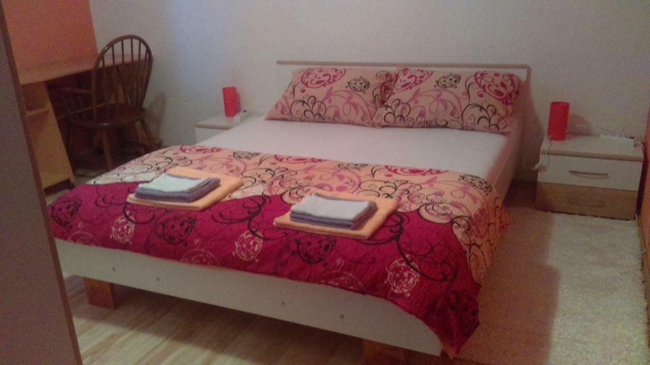 קורניצה Apartman Franjicic מראה חיצוני תמונה