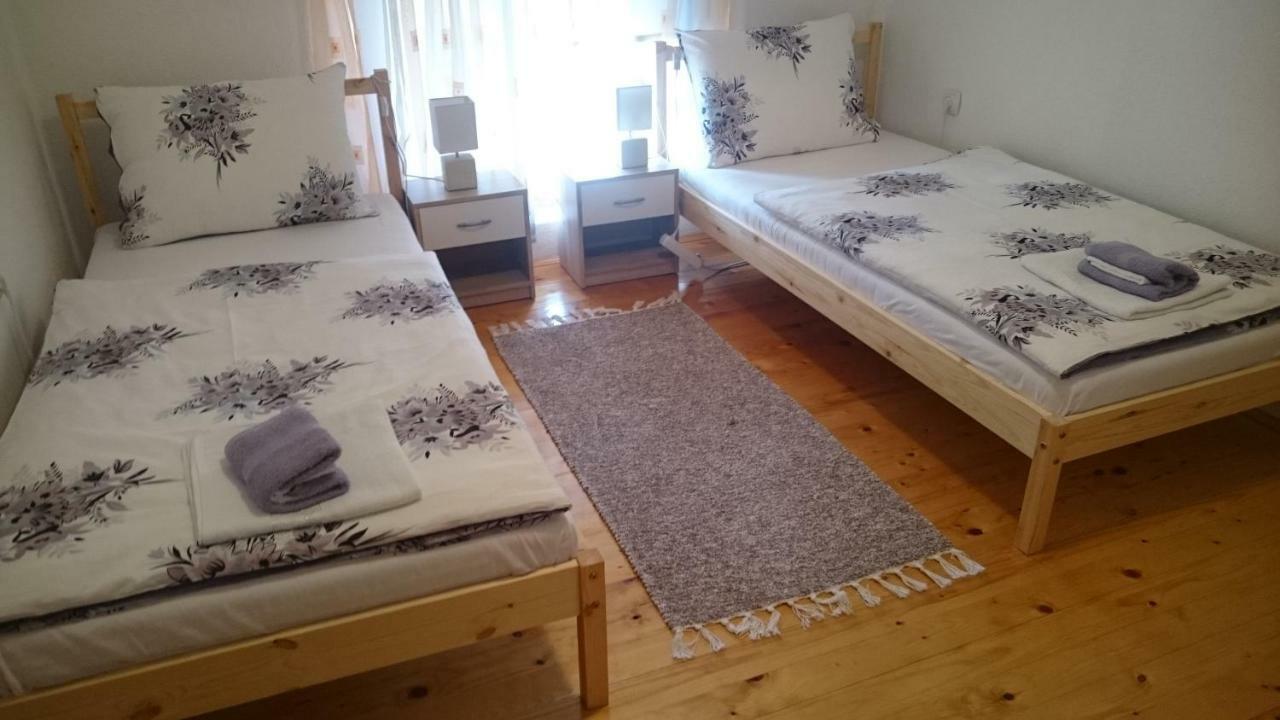 קורניצה Apartman Franjicic מראה חיצוני תמונה