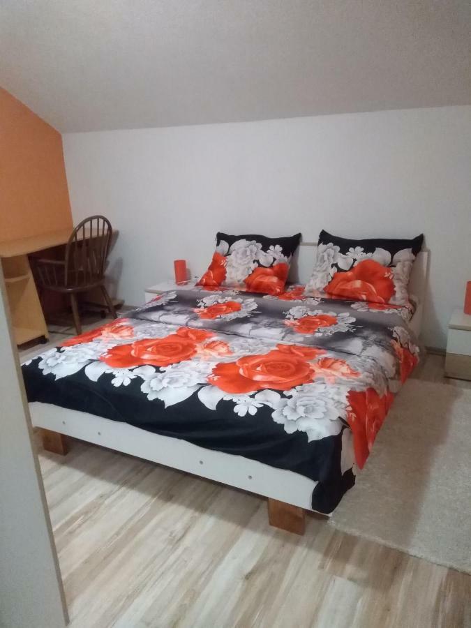 קורניצה Apartman Franjicic מראה חיצוני תמונה